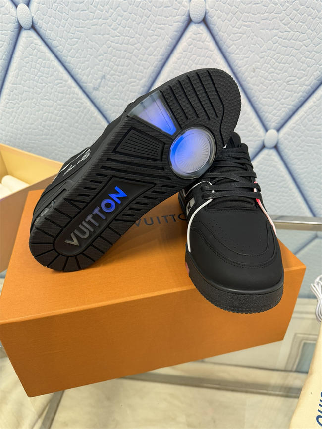 Lv Trainer Sneaker
