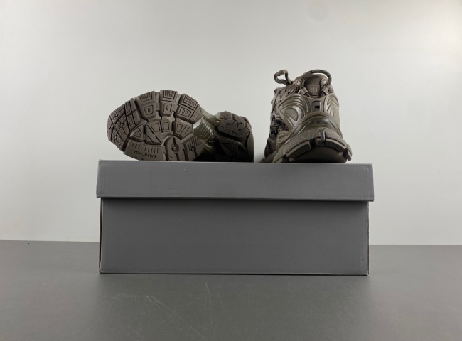 7.5Ba*len*cia*ga/ 677403w3rbq 2010