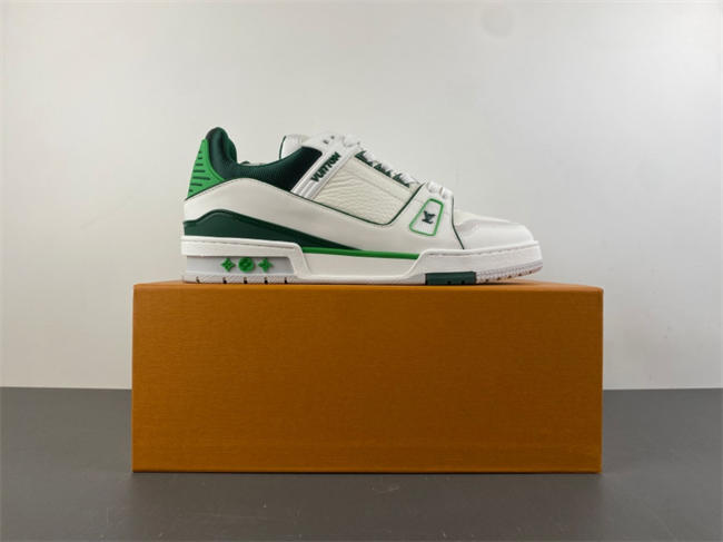 l0*is V*t0n lv trainer